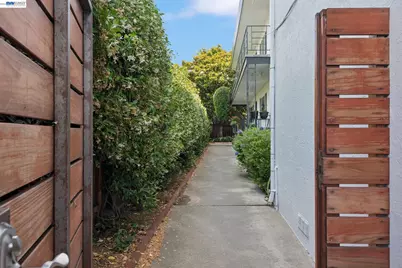 3054 Bona St #D, Oakland, CA 94601 - Photo 37