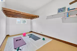 5616 Alameda Ave, Richmond, CA 94804 - Photo 11