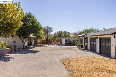 1015 Byrd Ln, Pleasanton, CA 94566 - Photo 31