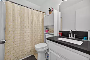 439 Golf Cir, Manteca, CA 95337 - Photo 17