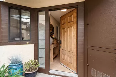 13727 Seagate, San Leandro, CA 94577 - Photo 3