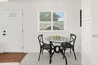 8 Whitmore Pl, Oakland, CA 94611 - Photo 11