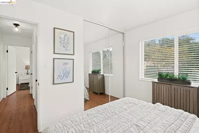 8 Whitmore Pl, Oakland, CA 94611 - Photo 13