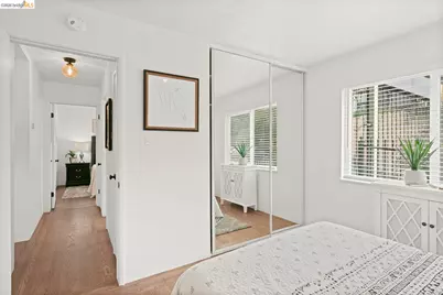 8 Whitmore Pl, Oakland, CA 94611 - Photo 27