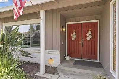 1017 Hatchcover Pl, Manteca, CA 95337 - Photo 5