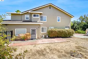 6299 Scenic Meadow Ln, San Jose, CA 95135 - Photo 11
