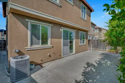 277 Kapalua Bay Cir, Pittsburg, CA 94565 - Photo 25