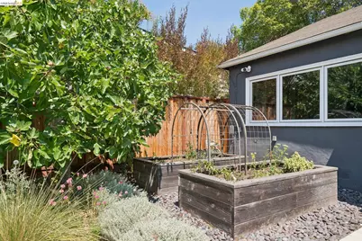 4828 Webster St, Oakland, CA 94609 - Photo 49