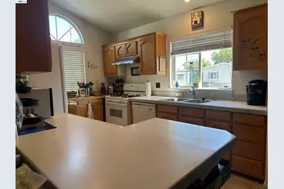 309 Winnipeg Grn, Fremont, CA 94538 - Photo 11