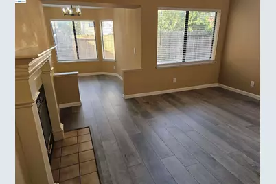 1063 Mepham Dr, Pittsburg, CA 94565 - Photo 5