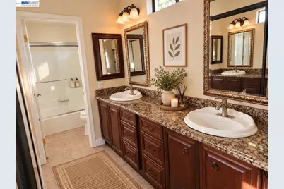 1063 Mepham Dr, Pittsburg, CA 94565 - Photo 29