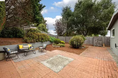 7408 Park Vista, El Cerrito, CA 94530 - Photo 29