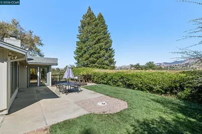 220 Grover Ln, Walnut Creek, CA 94596 - Photo 31