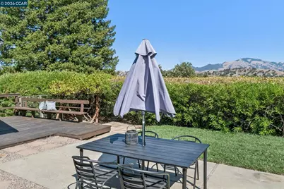 220 Grover Ln, Walnut Creek, CA 94596 - Photo 33