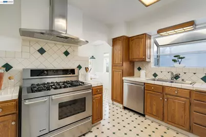 1914 105th Ave, Oakland, CA 94603 - Photo 17
