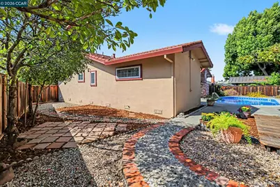 340 Greenway Dr, Martinez, CA 94553 - Photo 21