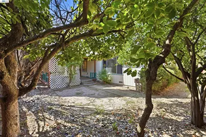 827 Yosemite Way, Suisun City, CA 94585 - Photo 39