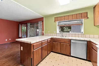 827 Yosemite Way, Suisun City, CA 94585 - Photo 13