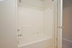 410 19th St, San Jose, CA 95116 - Photo 23