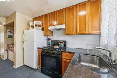 1192 71st Ave, Oakland, CA 94621 - Photo 9