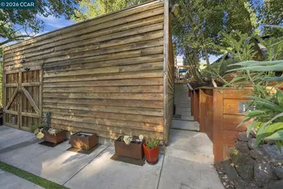 141 Fairlawn Dr, Berkeley, CA 94708 - Photo 33