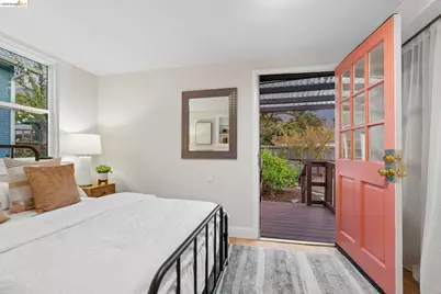 1322 Bancroft Way, Berkeley, CA 94702 - Photo 21