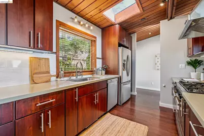 1394 Queens Rd, Berkeley, CA 94708 - Photo 11