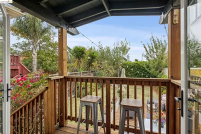981 60th St, Oakland, CA 94608 - Photo 21