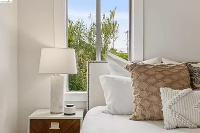 981 60th St, Oakland, CA 94608 - Photo 27