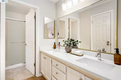 21297 Justco Ln, Castro Valley, CA 94552 - Photo 27