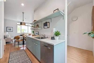 1255 Pine St, Oakland, CA 94607 - Photo 15