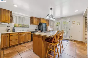 15742 Paseo Largavista, San Lorenzo, CA 94580 - Photo 25