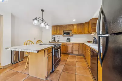 15742 Paseo Largavista, San Lorenzo, CA 94580 - Photo 23