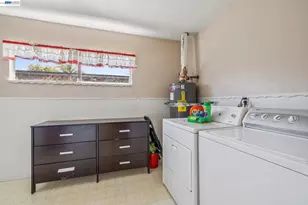 15742 Paseo Largavista, San Lorenzo, CA 94580 - Photo 31