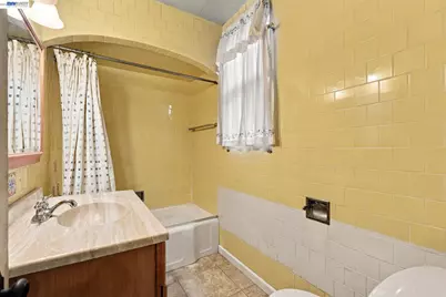 2525 29th St, Oakland, CA 94602 - Photo 17