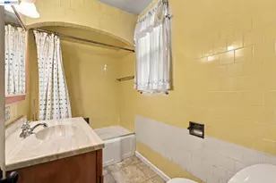 2525 29th St, Oakland, CA 94602 - Photo 17