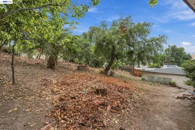 2525 29th St, Oakland, CA 94602 - Photo 33