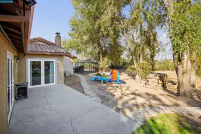 22797 Cozy Ct, Tracy, CA 95304 - Photo 7