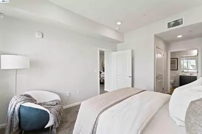 314 Llano De Los Robles Ave #7, San Jose, CA 95136 - Photo 11