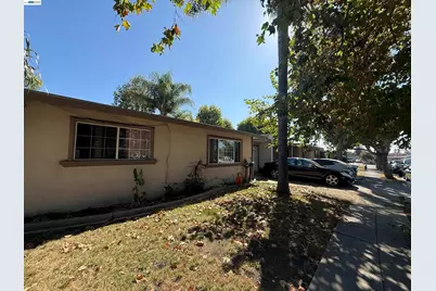 24074 Dotson Ct, Hayward, CA 94544 - Photo 3