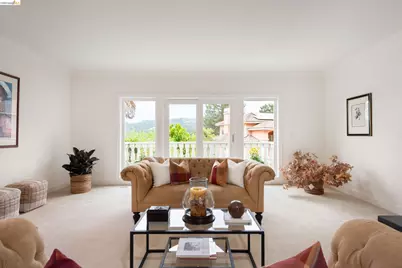 6036 Mazuela Dr, Oakland, CA 94611 - Photo 9