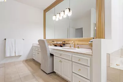 6036 Mazuela Dr, Oakland, CA 94611 - Photo 29