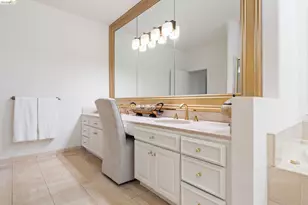 6036 Mazuela Dr, Oakland, CA 94611 - Photo 29
