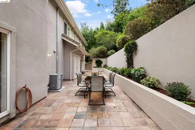 6036 Mazuela Dr, Oakland, CA 94611 - Photo 53