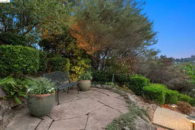 6036 Mazuela Dr, Oakland, CA 94611 - Photo 61