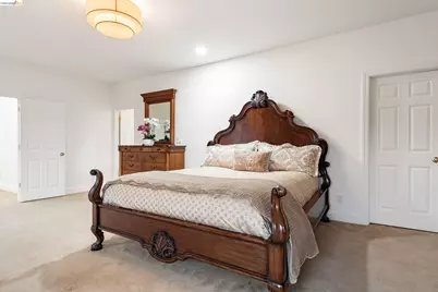 6036 Mazuela Dr, Oakland, CA 94611 - Photo 27