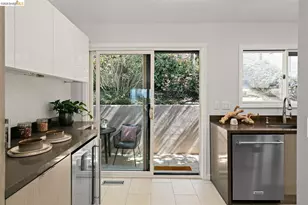 25 Captains Cove, Oakland, CA 94618 - Photo 21