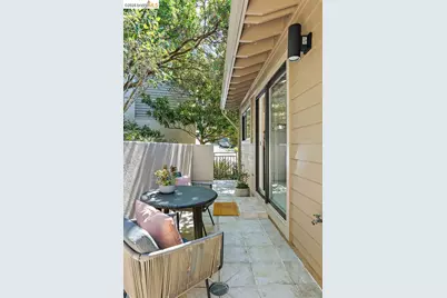 25 Captains Cv, Oakland, CA 94618 - Photo 23