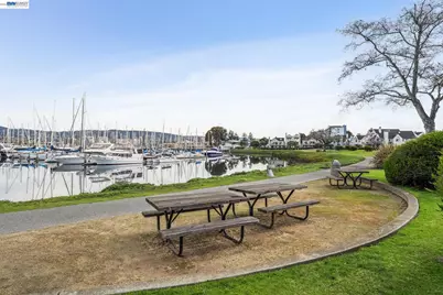 9 Regulus Ct, Alameda, CA 94501 - Photo 53