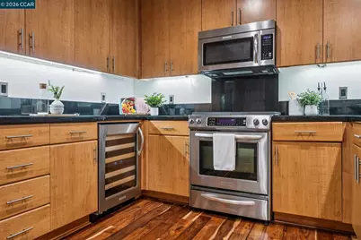 438 Grand Ave #405, Oakland, CA 94612 - Photo 17